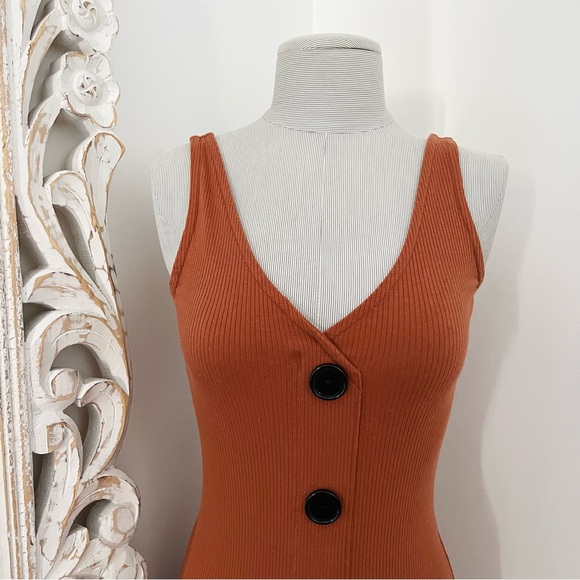 Buttoned Midi Dress - Picture 2 of 8